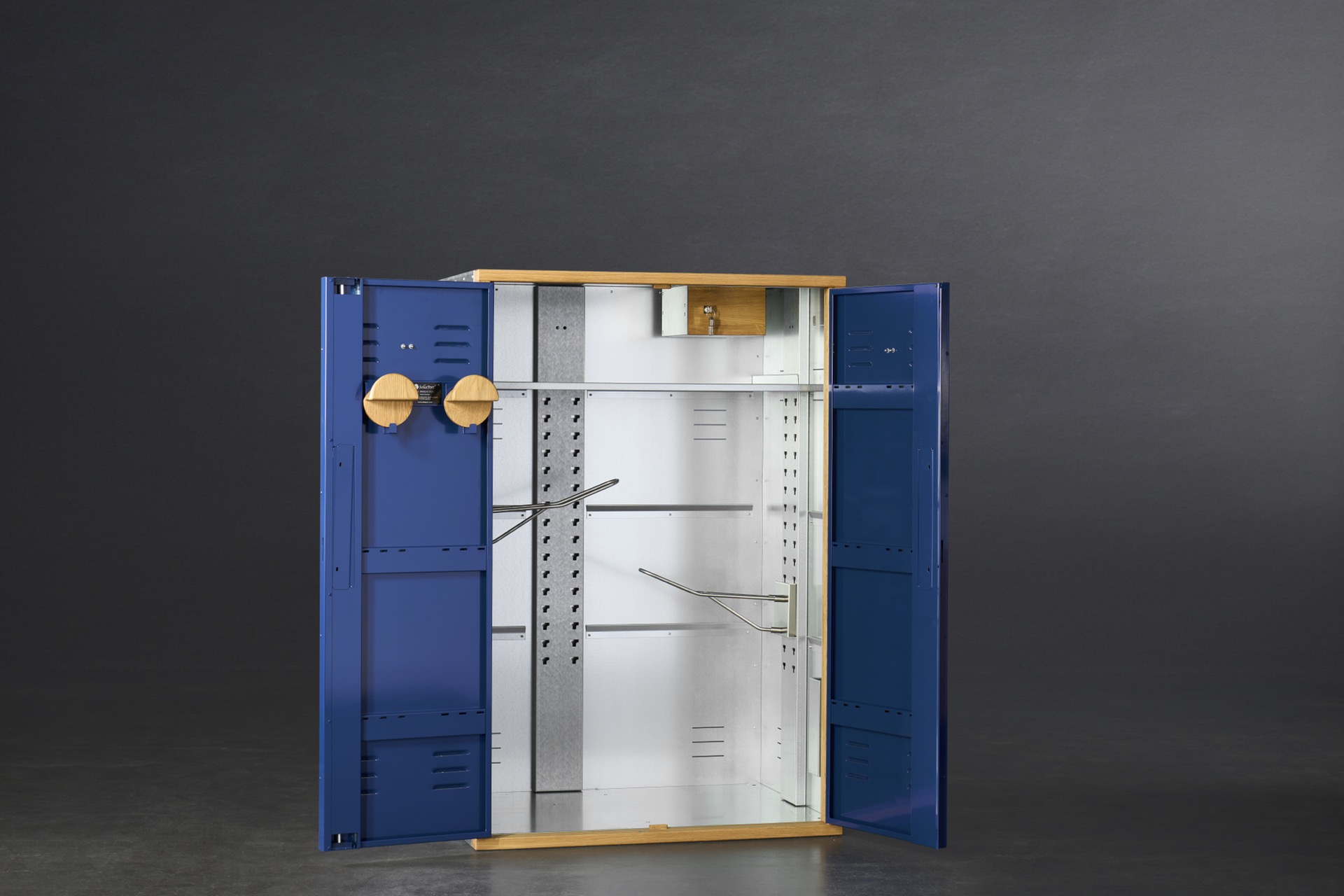 SP Stable-Line Exclusive 2-türiger Sattelschrank 150