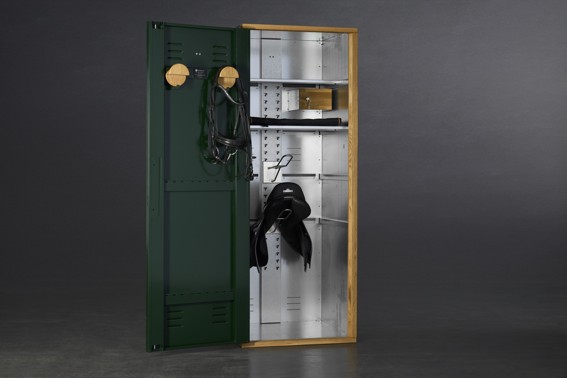 SP Stable-Line Exclusive Sattelschrank 200