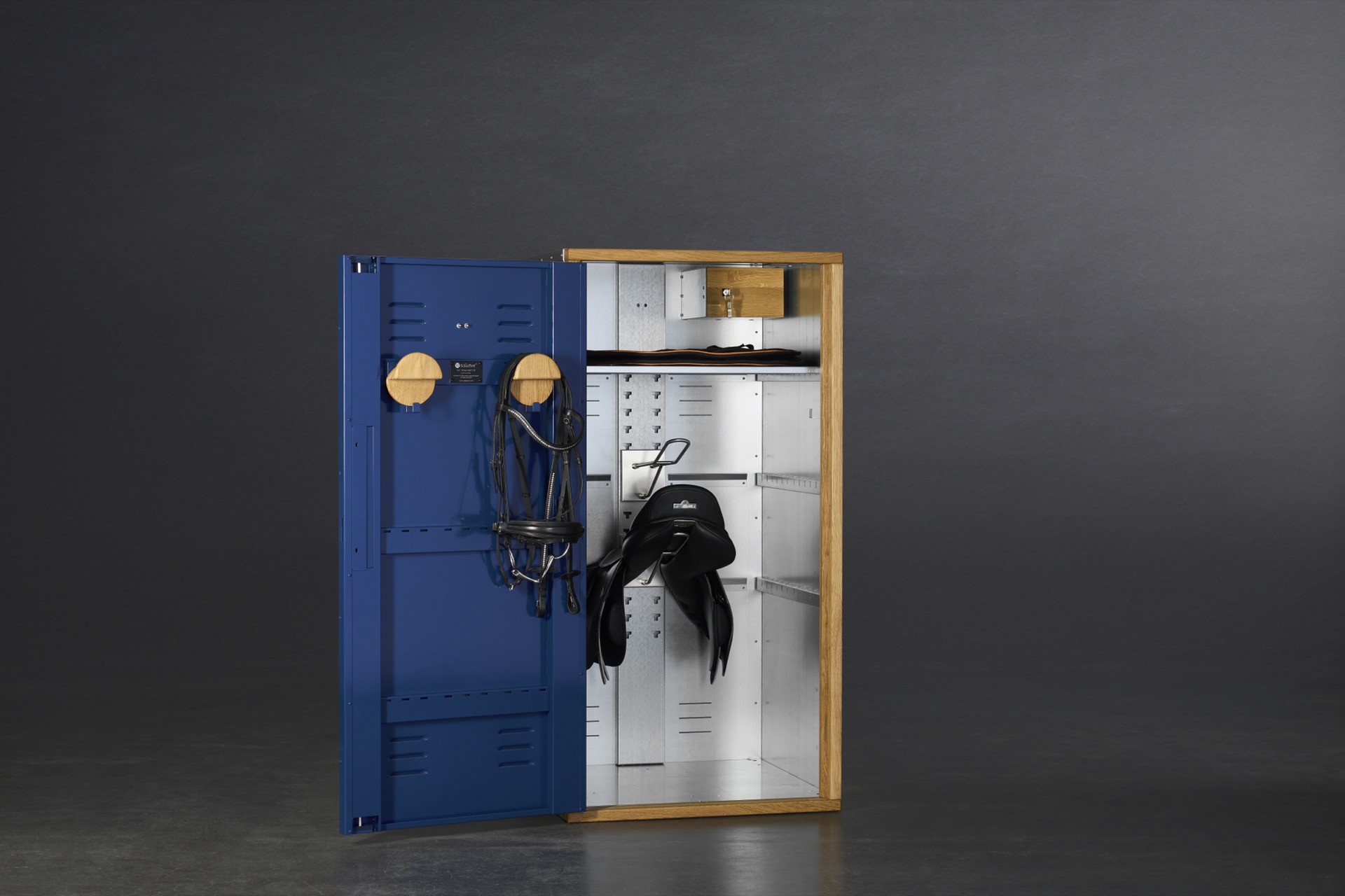 SP Stable-Line Exclusive Sattelschrank 150