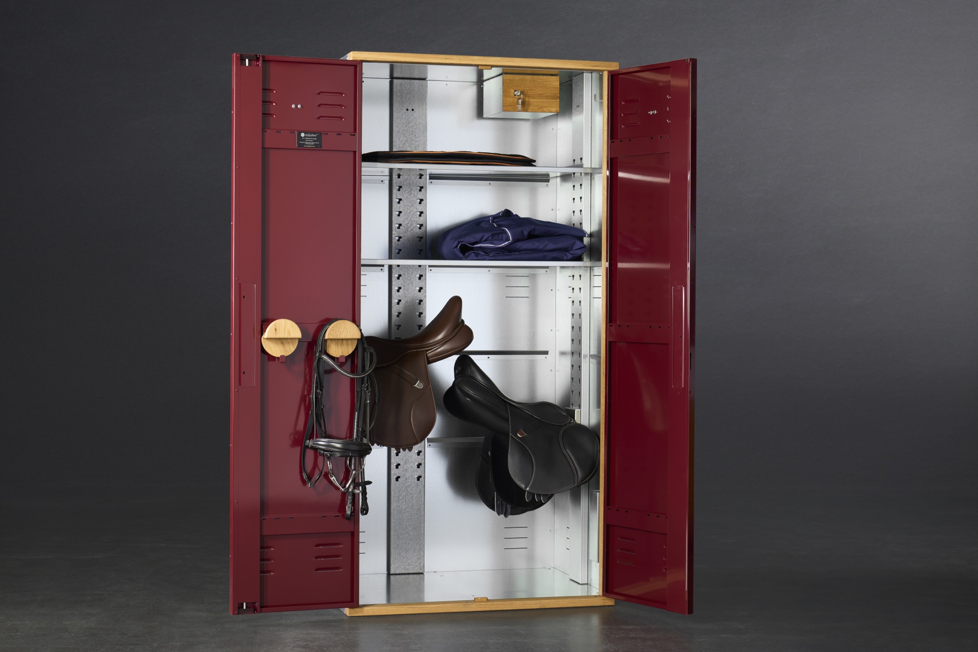  SP Stable-Line Exclusive 2-türiger Sattelschrank 200