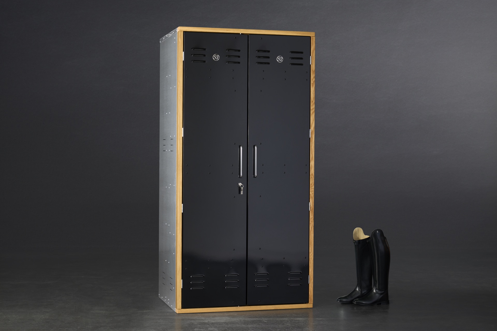  SP Stable-Line Exclusive 2-türiger Sattelschrank 200
