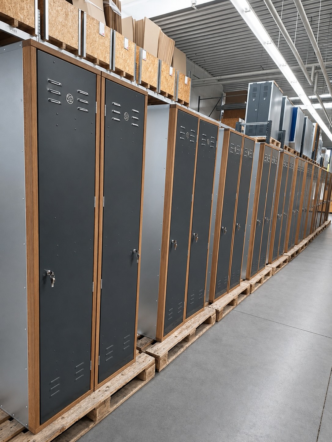 Individuelle Stallschrank-Anlage auf Maß