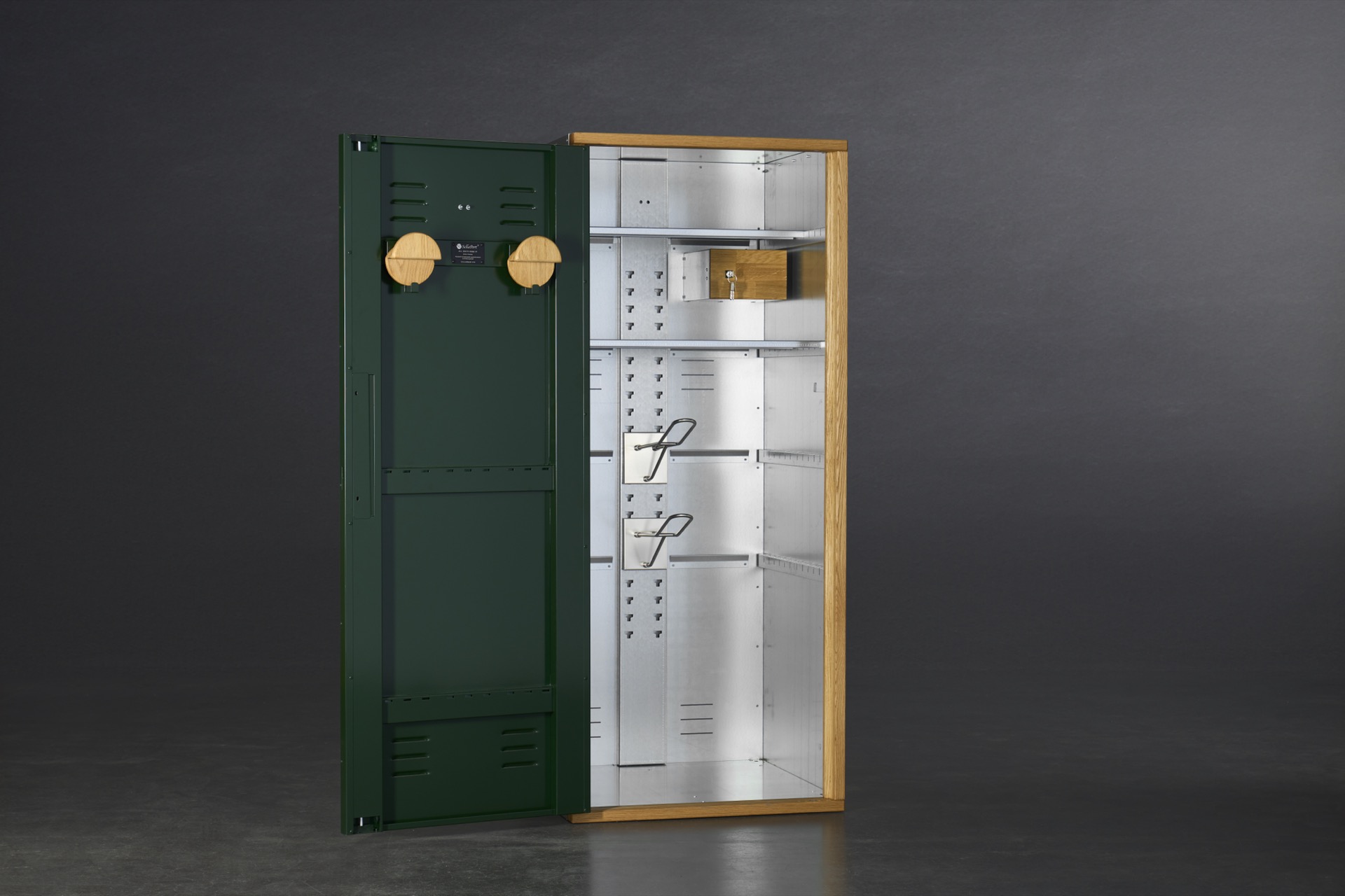 SP Stable-Line Exclusive Sattelschrank 180